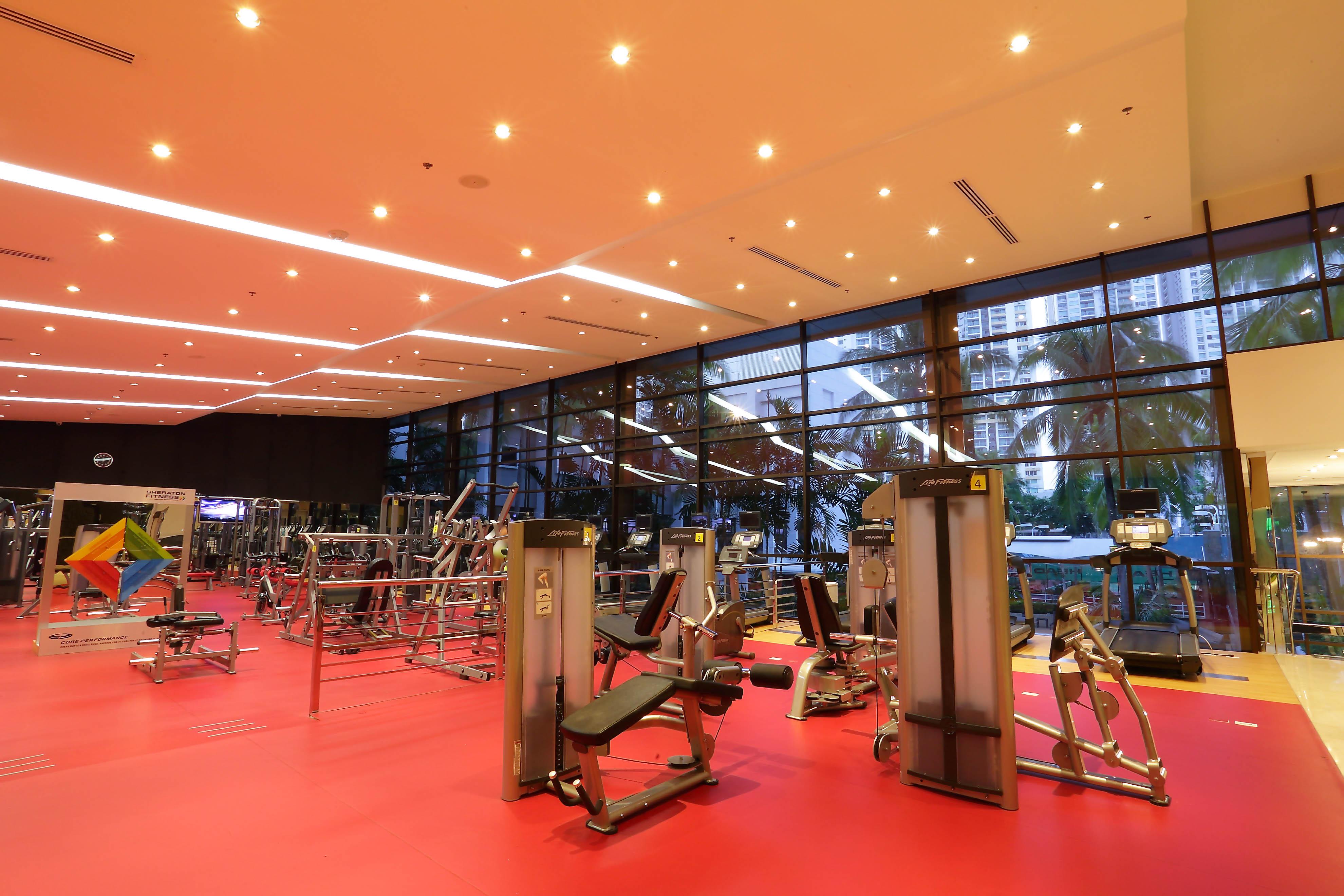 Sheraton Grand Panama Esterno foto The gym at the hotel