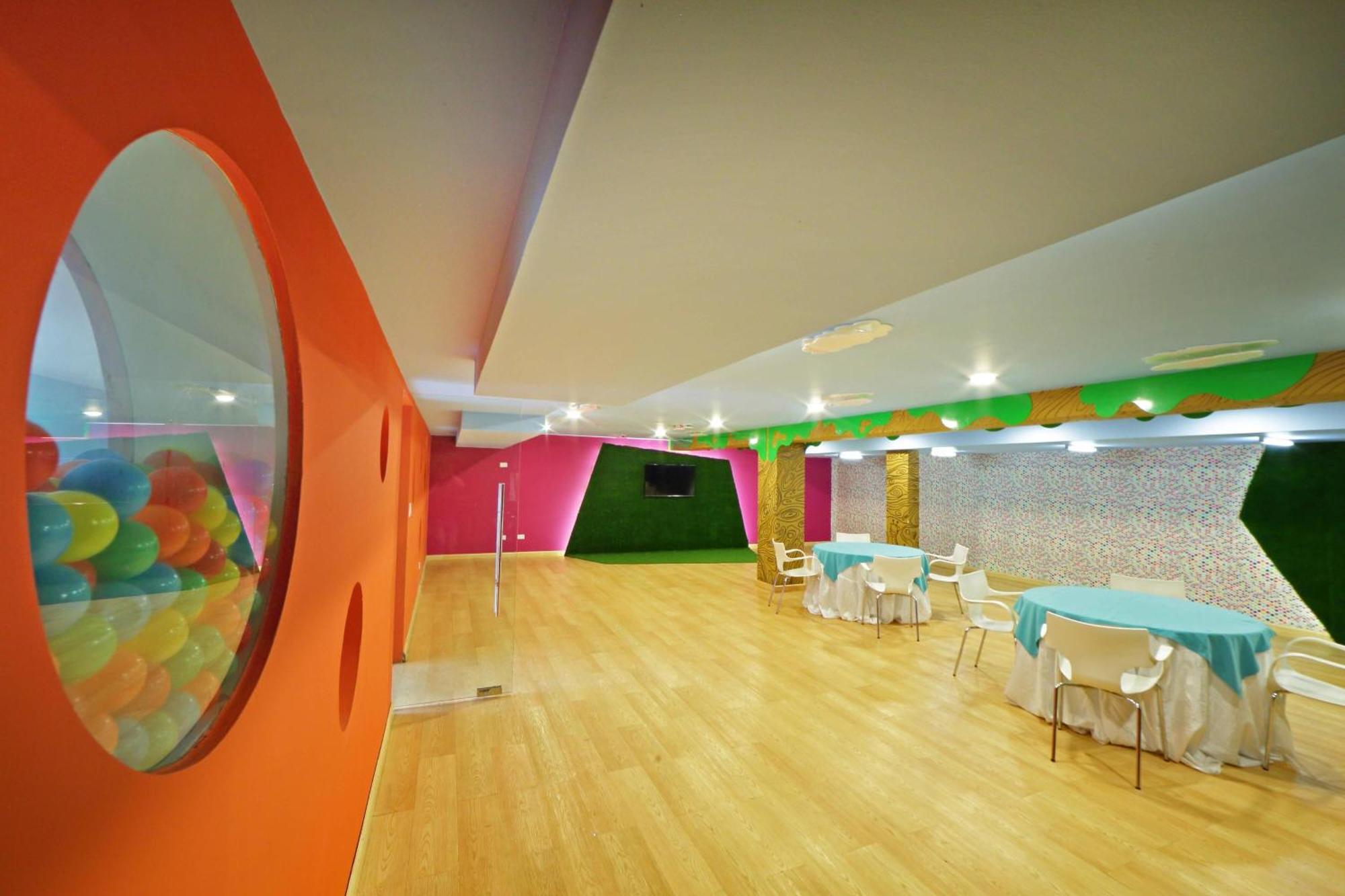 Sheraton Grand Panama Esterno foto The interior of the Children's Museum of Oak Park