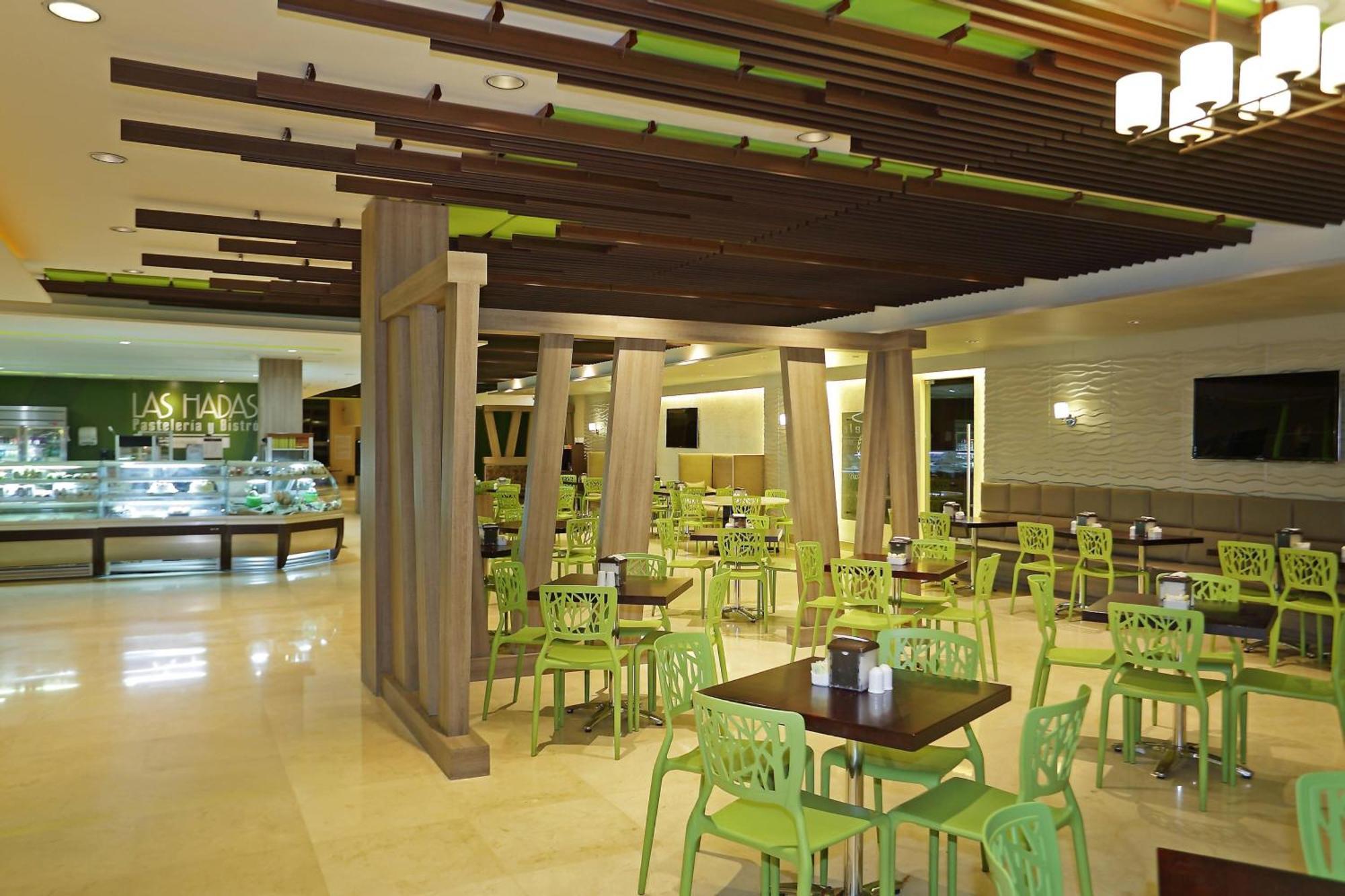 Sheraton Grand Panama Esterno foto The interior of the restaurant