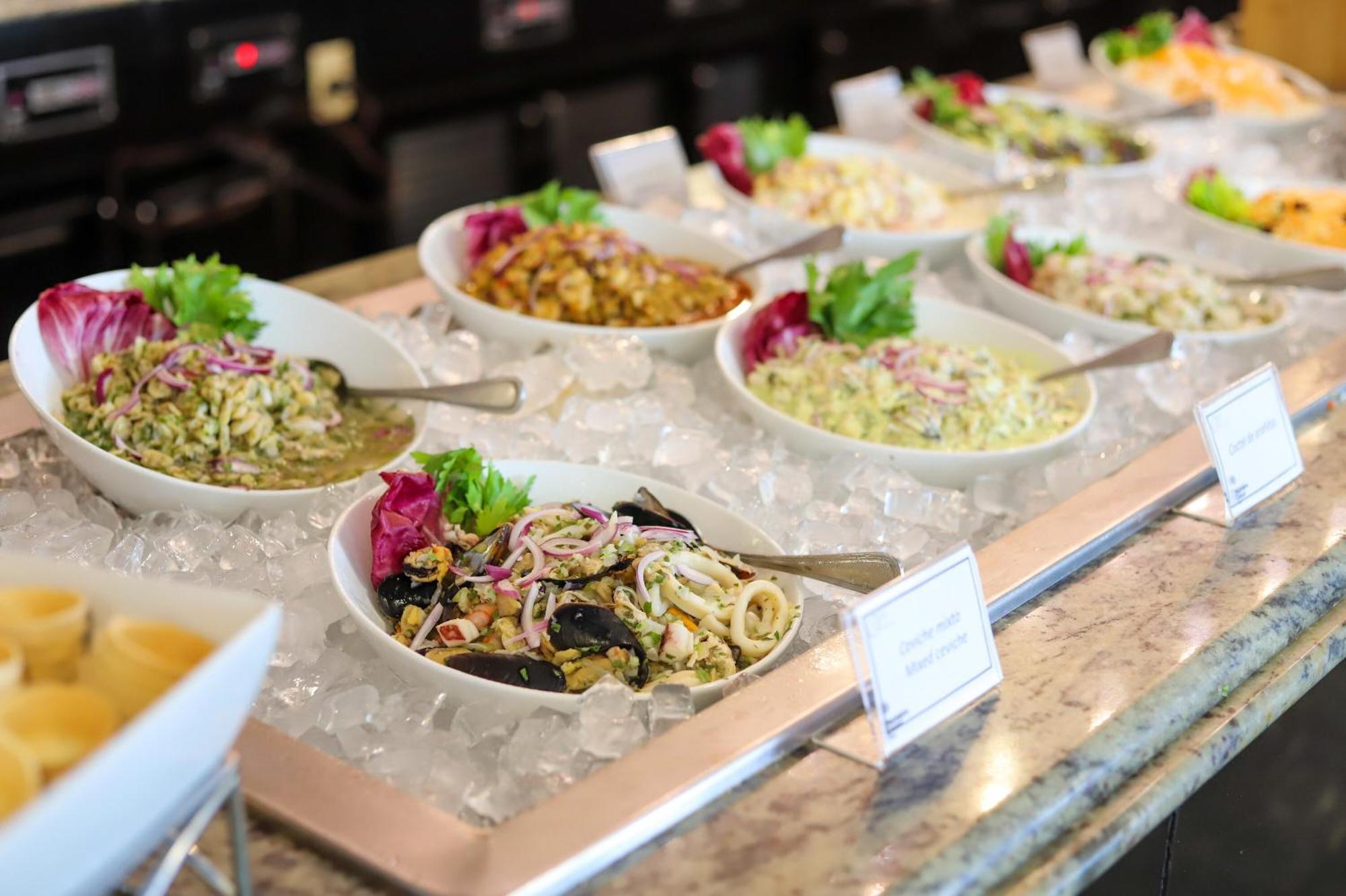 Sheraton Grand Panama Esterno foto A salad bar